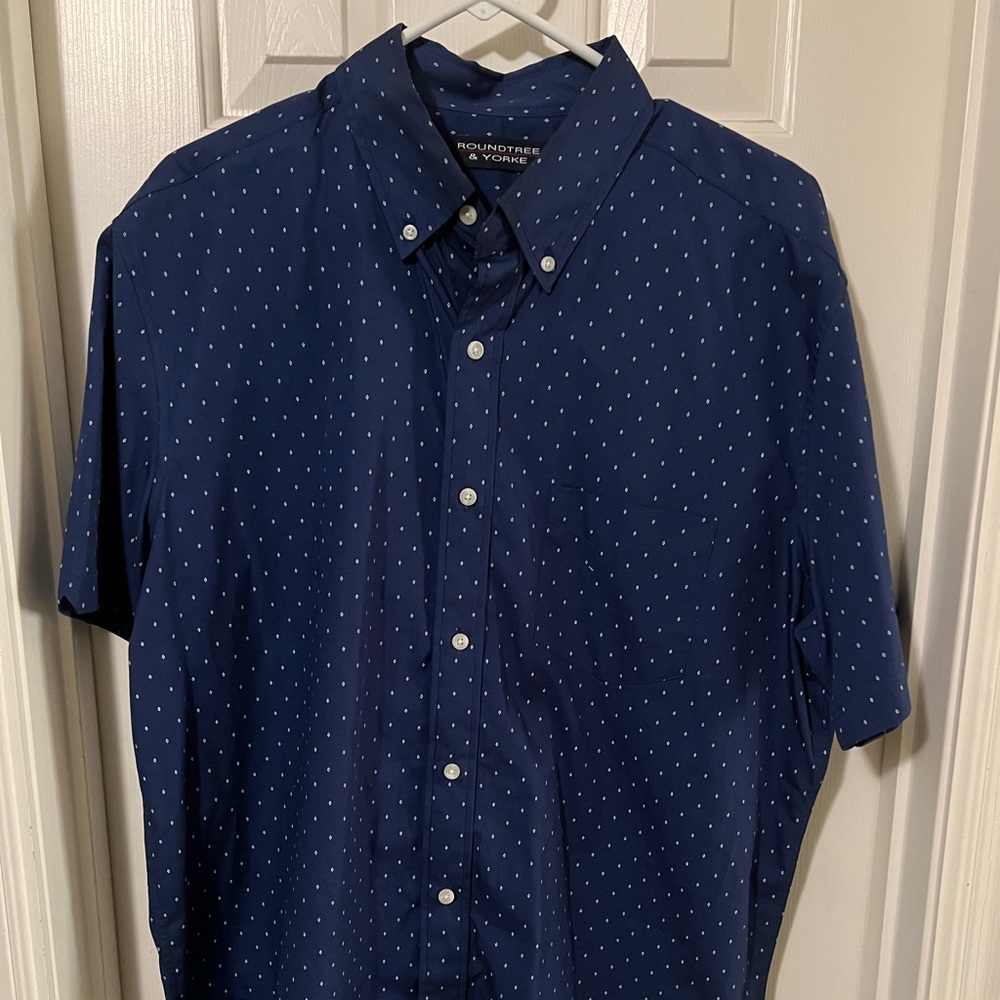 Men Large short sleeve button down navy/white